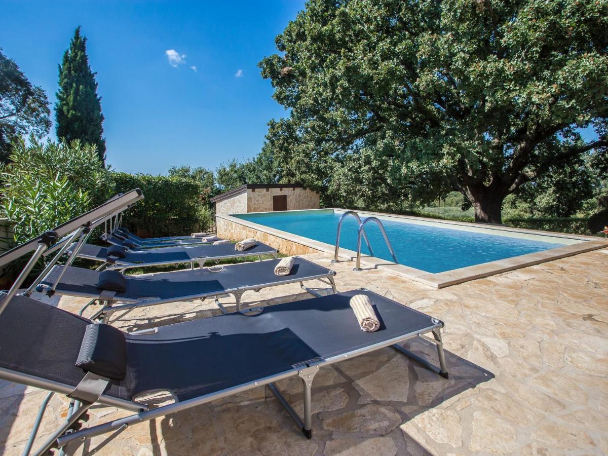 Villa Hrast Bacva Višnjan Extérieur photo