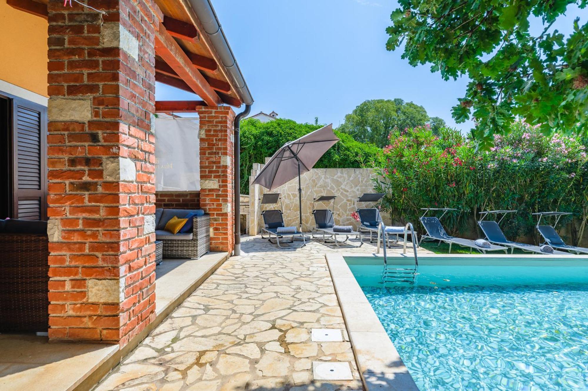 Villa Hrast Bacva Višnjan Extérieur photo
