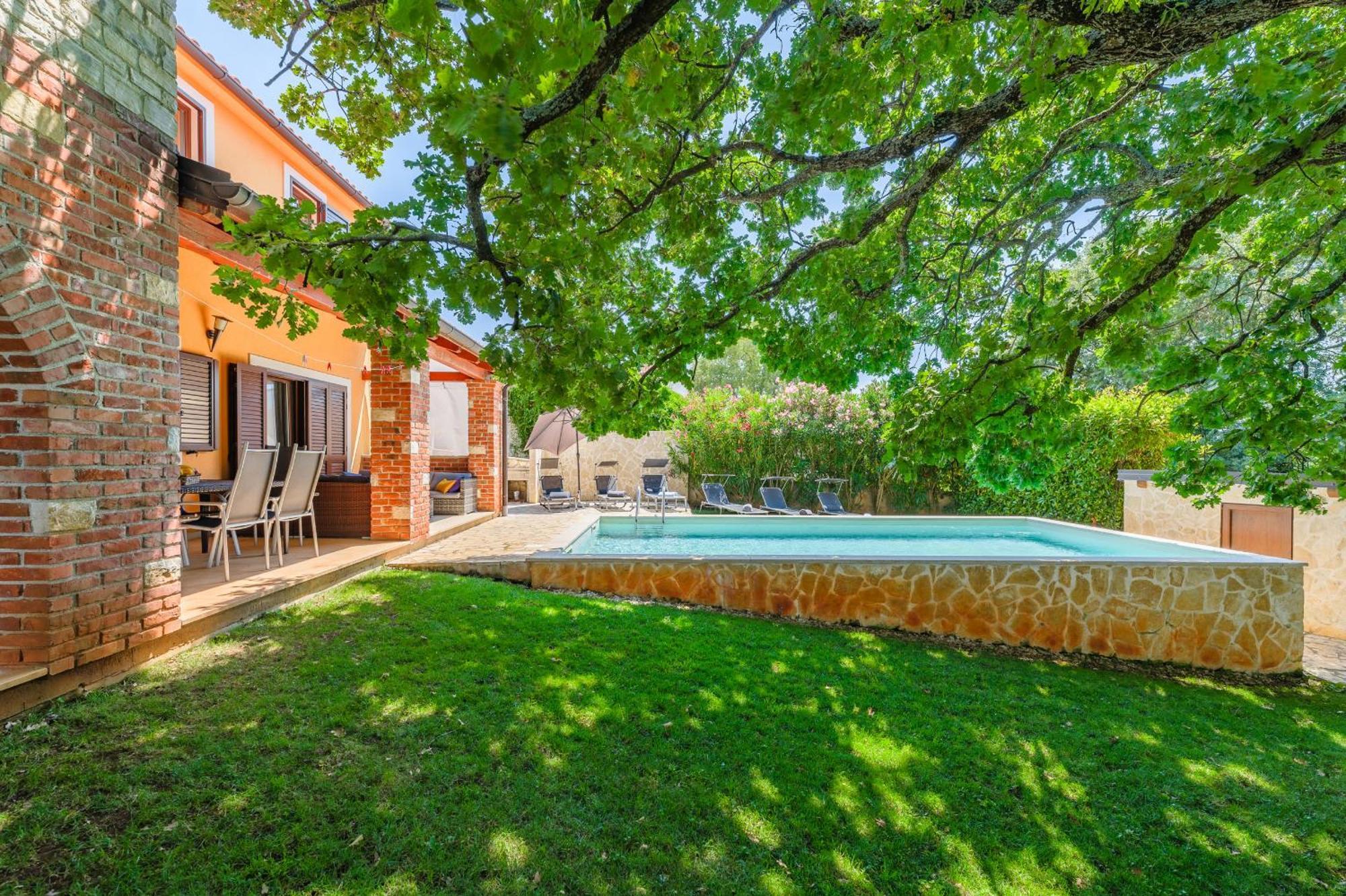 Villa Hrast Bacva Višnjan Extérieur photo