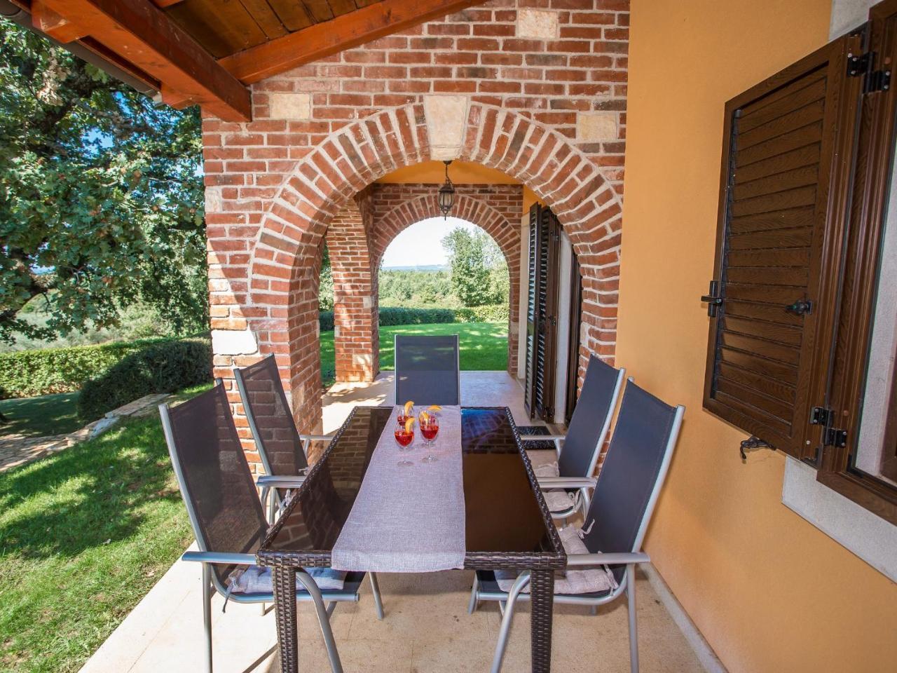 Villa Hrast Bacva Višnjan Extérieur photo